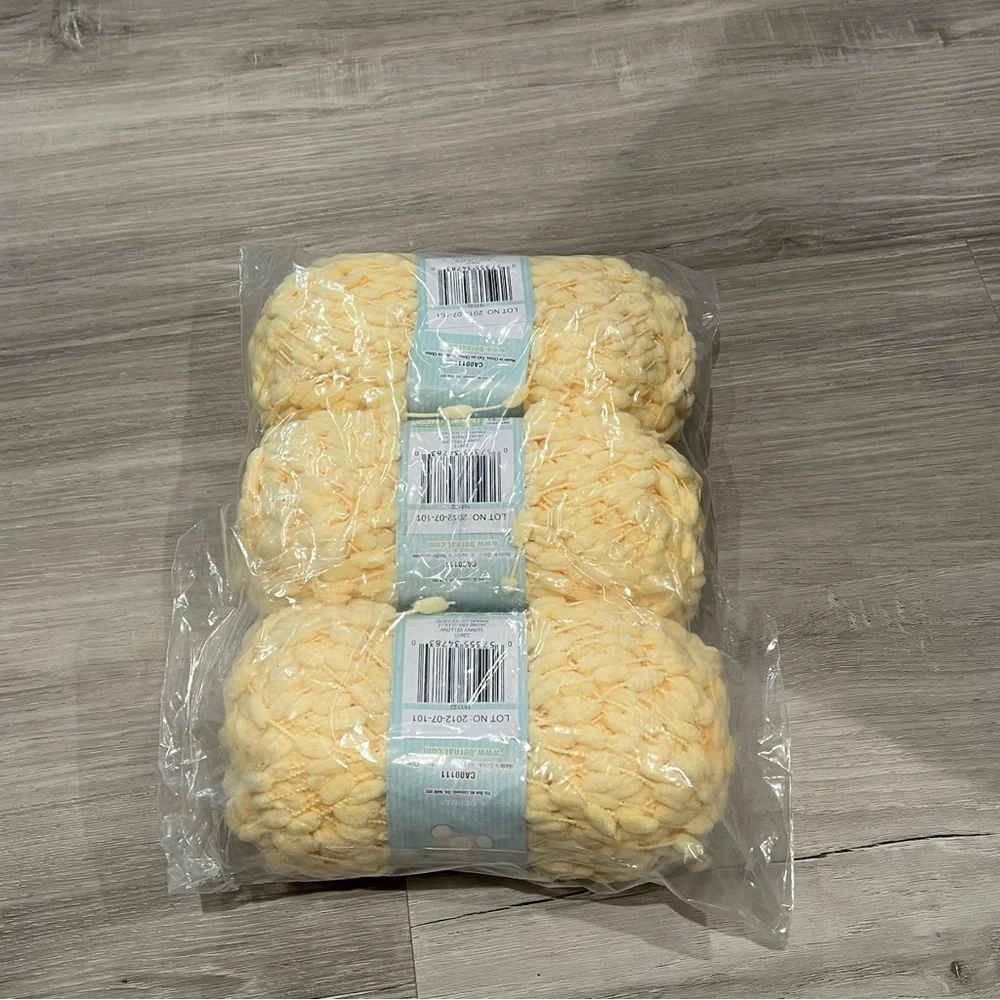 NWT Set of 3 Skeins Bernat Baby Pom Pom Yarn (3.5 oz ea) Sunny Yellow Weight #6